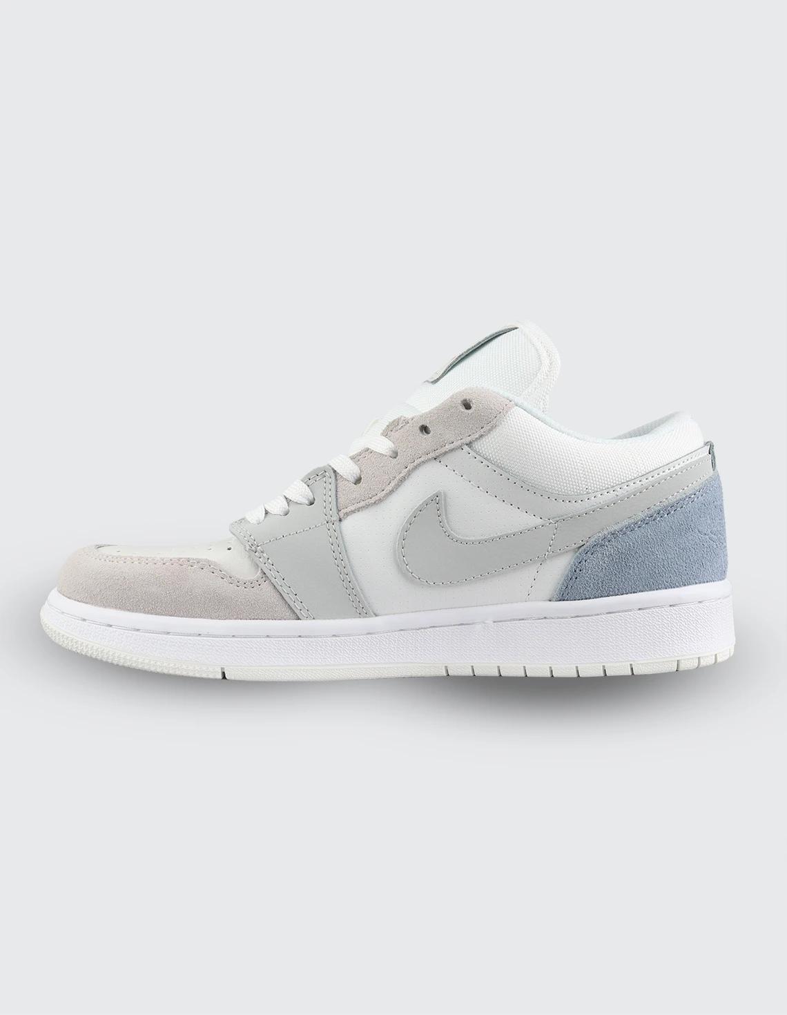 کتونی روزانه Unisex نایک Nike Jordan 1 Low Paris U
