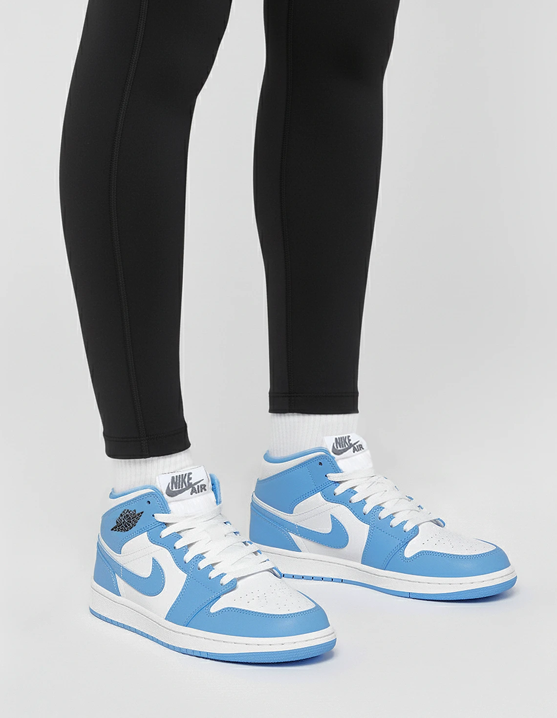 کتونی بسکتبال زنانه نایک Nike Jordan 1 Mid Crestline W
